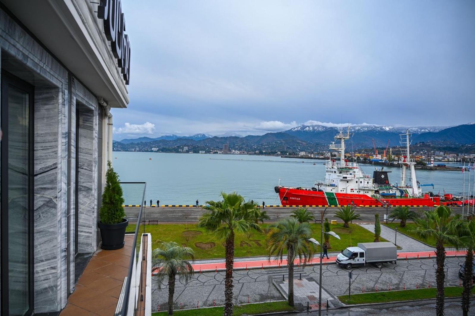 Hotel Retro Batumi Eksteriør bilde